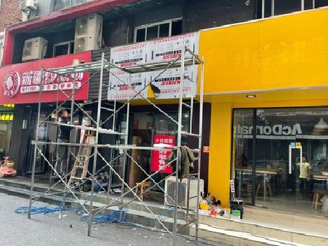 玉林制作广告招牌如何避免它发黄？